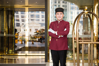 酒店管理大堂经理高清正版图片下载——编号501124914，展现专业与优雅